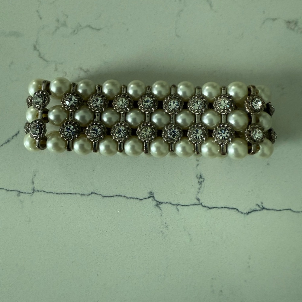 Elegant Silver White faux pearl Bracelet with Classic Design